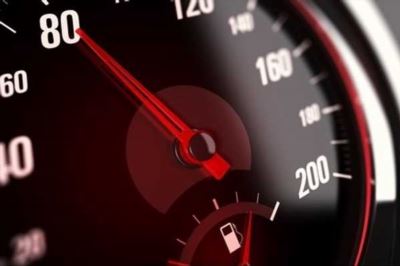 Какие штрафы предусмотрены за превышение скорости на Делимобиль?